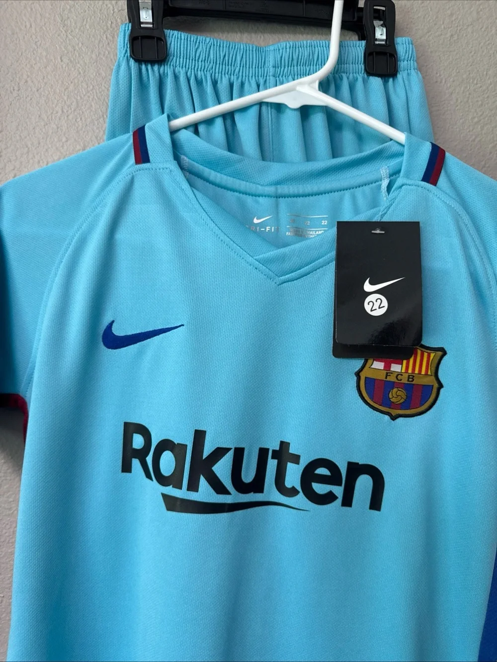 Nike Boys 2pc Top And Shorts Size 12 - Picture 3 of 7